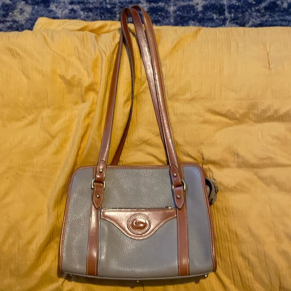 Beautiful vintage Dooney and Bourke shoulder bag - Picture 1 of 8